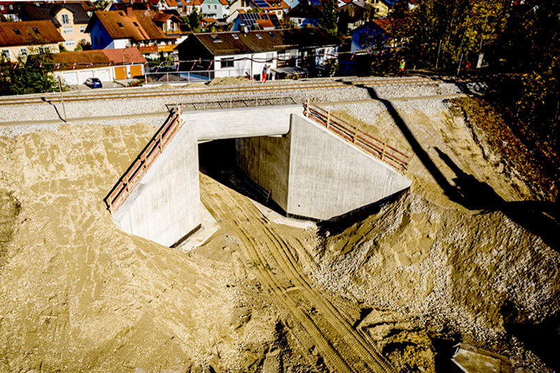 movimiento tierras paso tren